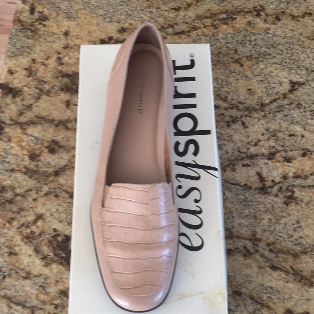Easy Spirit Gallerys Tan Leather Flats